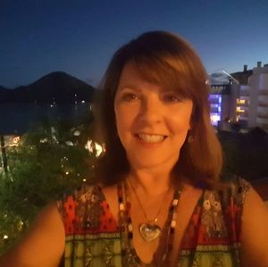 Meet your Posher, Jenay